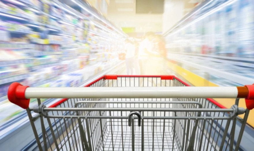 Μας διαλύουν! Η λιτότητα «κούρεψε» το 37% της δαπάνης των νοικοκυριών